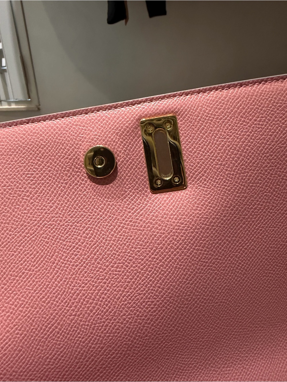 D&G Pink Ostrich and Python skin only 25 in the world limited edition like new✨ - Picture 11 of 14